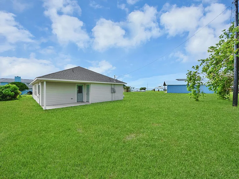 1105 W Bayshore Dr — Photo 8