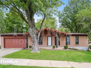 357 Pegasus Dr, Saint Louis, MO 63129