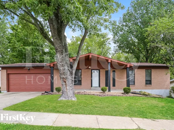 357 Pegasus Dr, Saint Louis, MO 63129