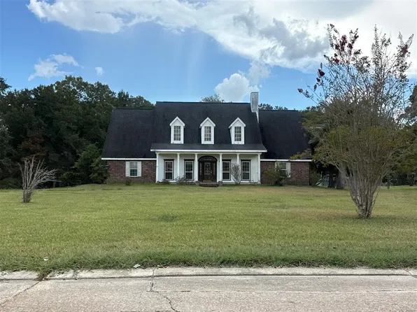 307 E Nichols St, Welsh, LA 70591