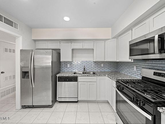 3rd image of 808 Del Mar Dr
