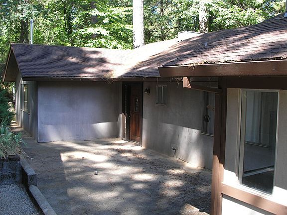 Attached apartment with separate entrance