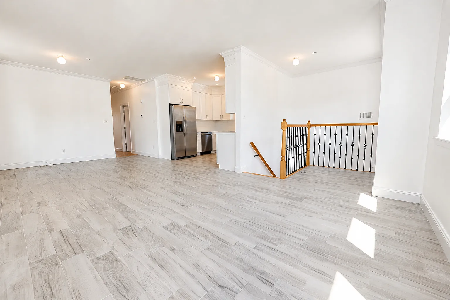 3 bed, 1200 sqft, $2,850 — Photo 4