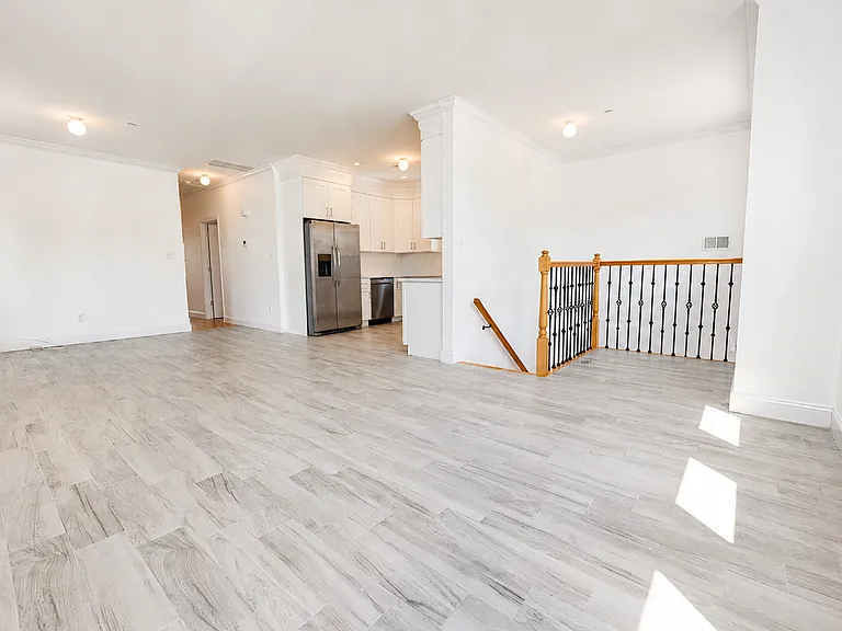 25 Knesel St #2 — Photo 4