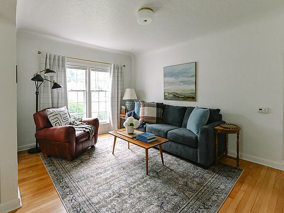 4th image of 2824 35th St