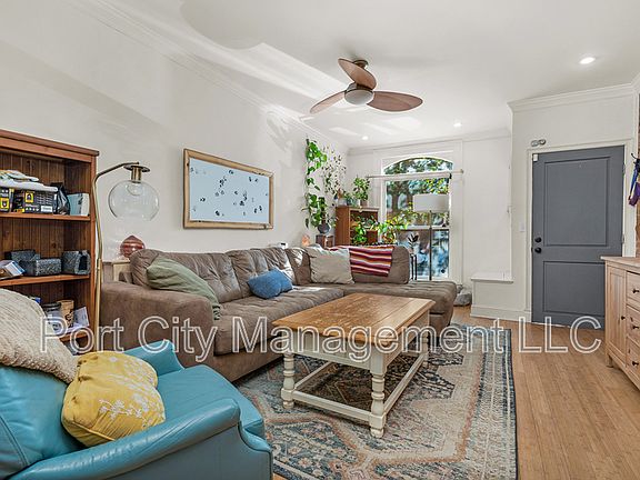 5th image of 210 S Bouldin St #1