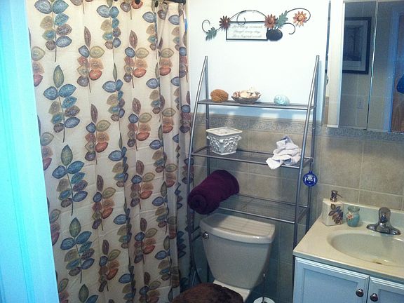 4th image of 86 Jordan Ave Unit 3