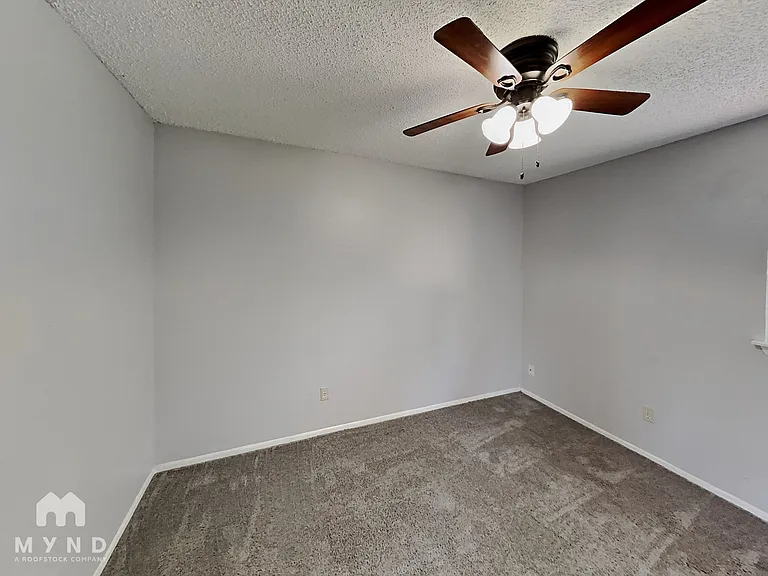 4714 Crested Rock Dr — Photo 17