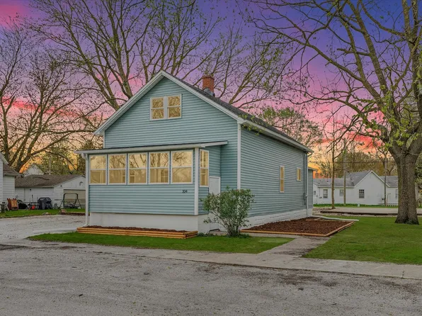 104 S Wabash Ave, Reddick, IL 60961