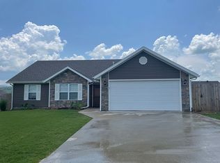 1251 General Parson Dr, Prairie Grove, AR 72753