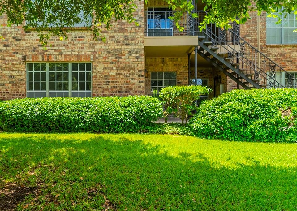 1st image of 4347 Bellaire Dr S APT 133S