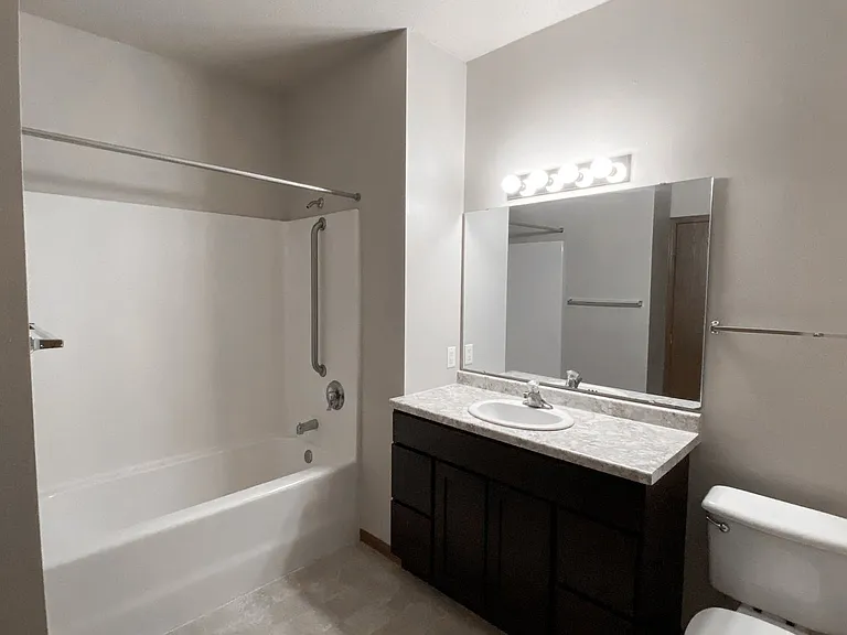 Amber Crossing Apartments — Photo 20