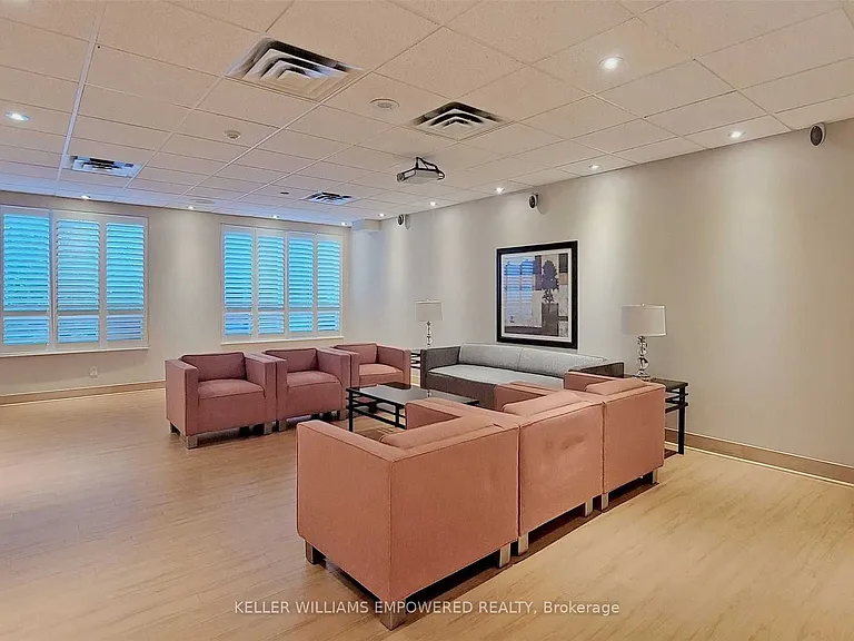 48 Suncrest Blvd #803 — Photo 12