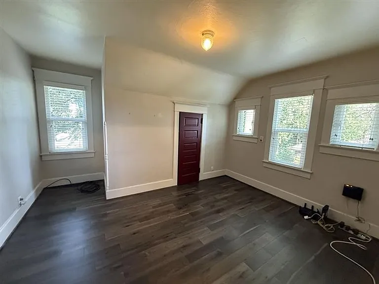 8111 SW Capitol Hwy — Photo 14