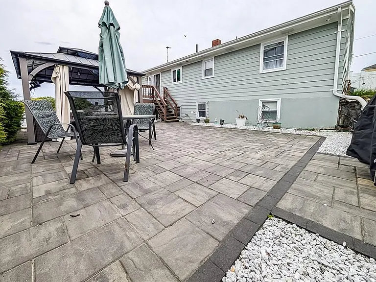 130 Smart St — Photo 16