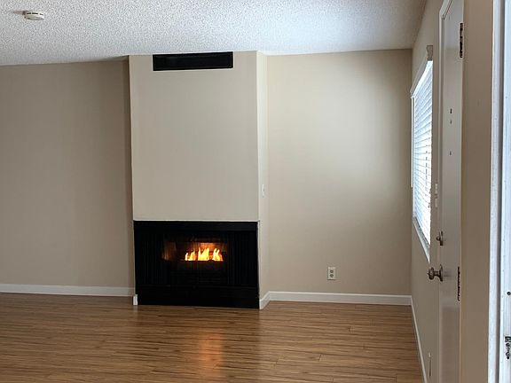 3rd image of 3708 Spencer St #0