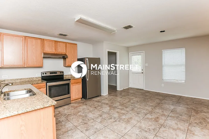 1601 Queens Brook Ln — Photo 3