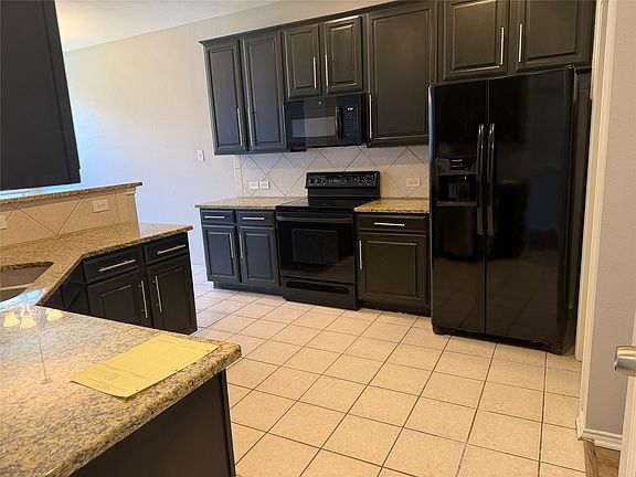 4th image of 10613 Lansdowne Ln