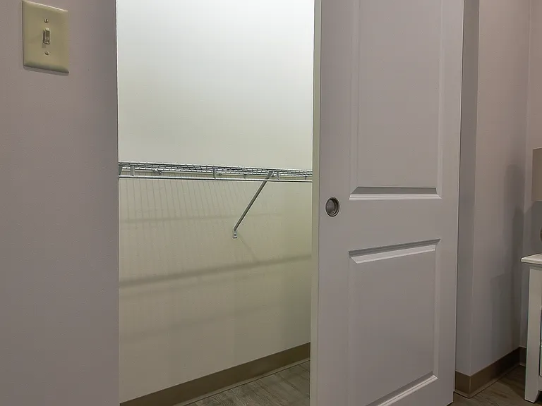 Crossroads Place Apartments — Photo 18