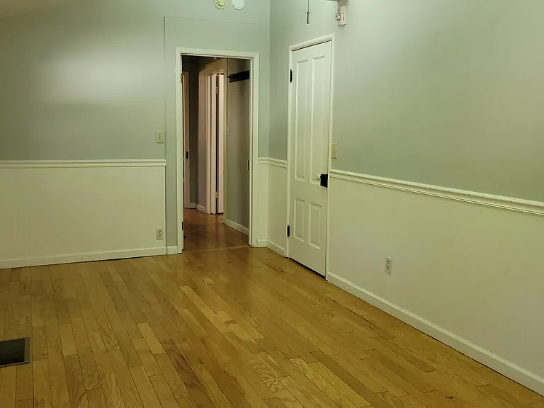 720 Olive St — Photo 8