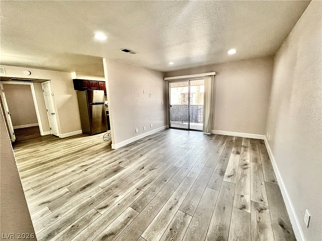 Building Photo - 5295 Indian River Dr #310
