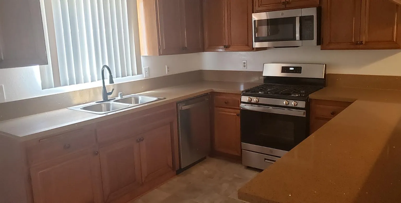 2 bed, $2,595 — Photo 4
