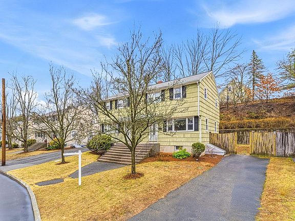 2nd image of 20 Charles Rd Unit 20