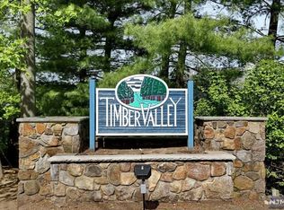 214 Magnolia Rd #214, Ramsey, NJ 07446