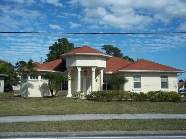 2089 SW Bayshore Blvd, Port Saint Lucie, FL 34984