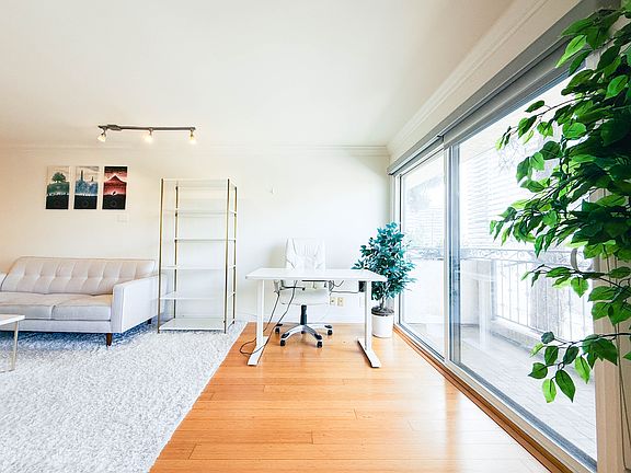 5th image of 1154 S Barrington Ave APT 217