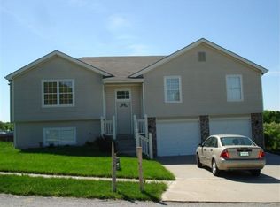 1310 SW Cross Creek Dr, Grain Valley, MO 64029