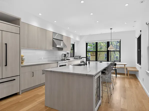 96 Henry St #1, Quincy, MA 02171