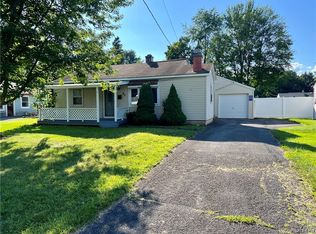 31 Pinecrest Rd, Whitesboro, NY 13492