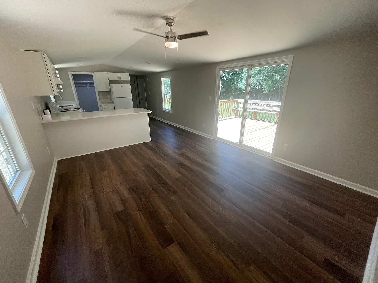 2 bed, 940 sqft, $1,500 — Photo 2