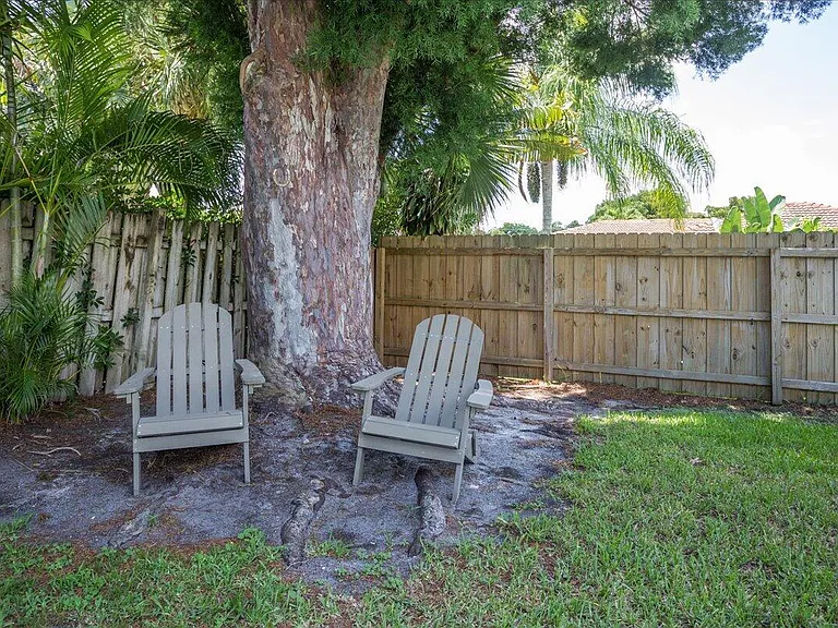 1110 SW 15th St — Photo 30