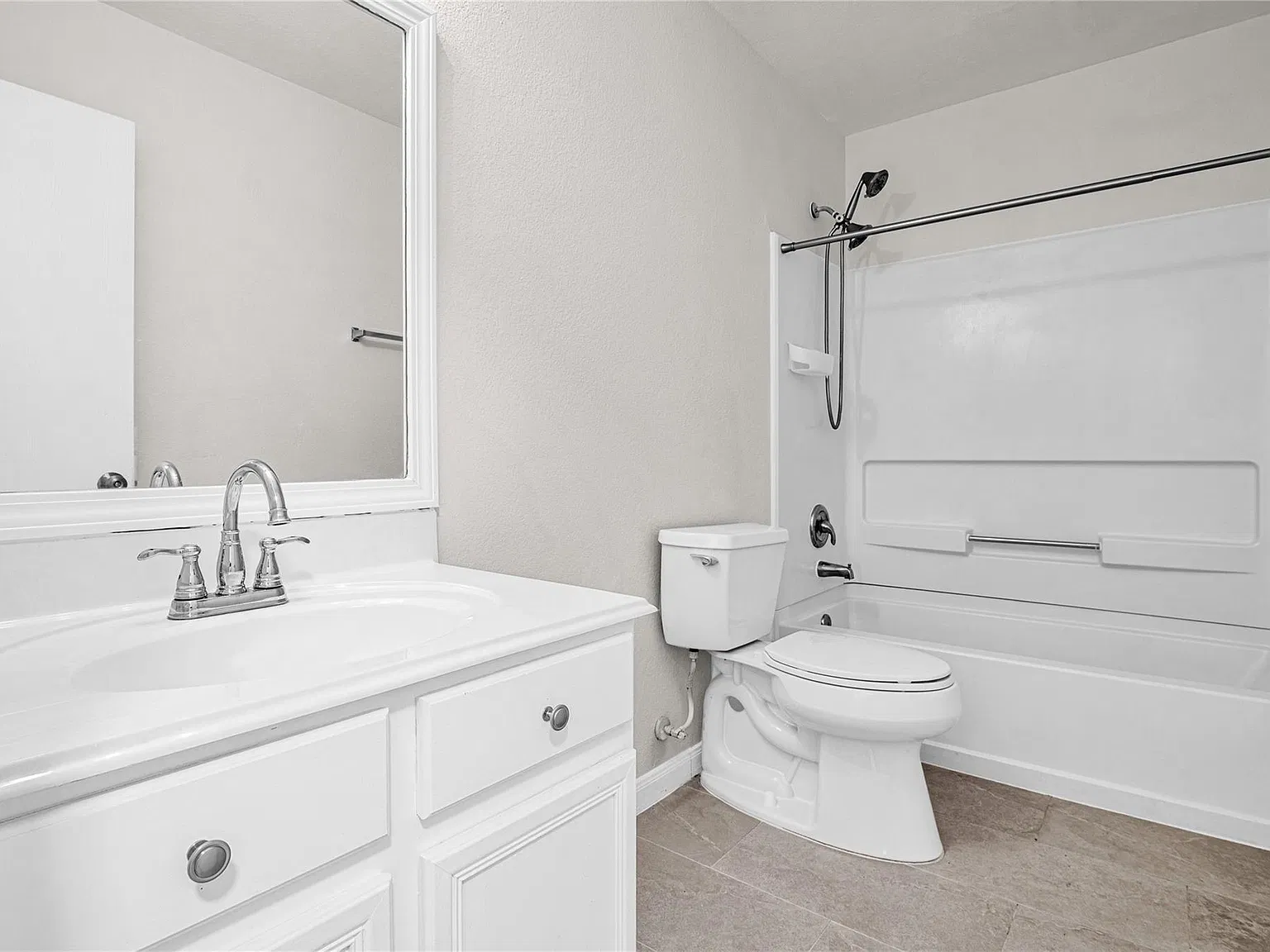 3 bed, 2.0 bath, 1553 sqft, $1,760 — Photo 4
