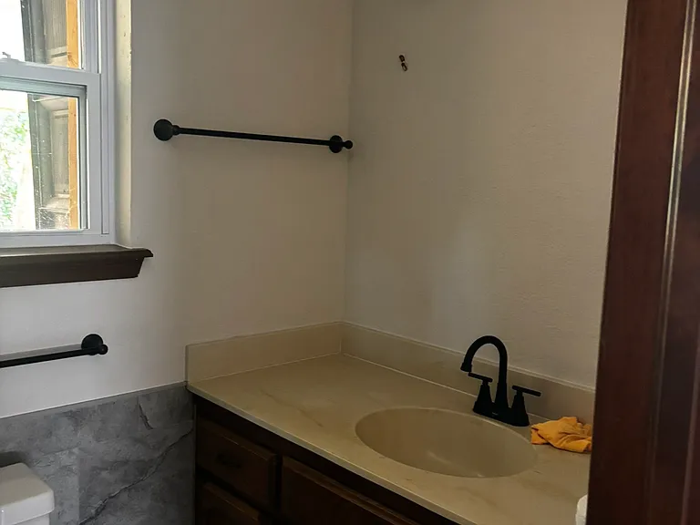 1703 Lancaster Cir — Photo 7