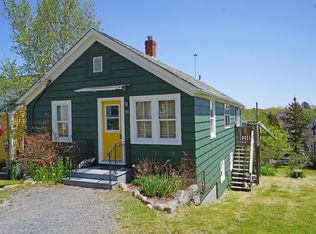 94 Queen St, Chester, NS B0J1J0