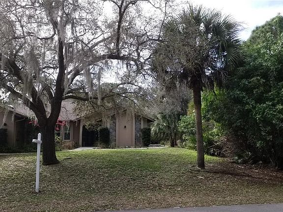 2nd image of 2143 Lucky St