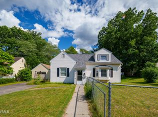 16 Lake Road, Albany, NY 12205