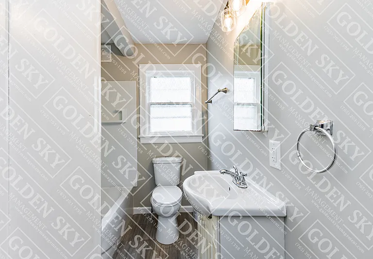 811 E Memorial Dr — Photo 13