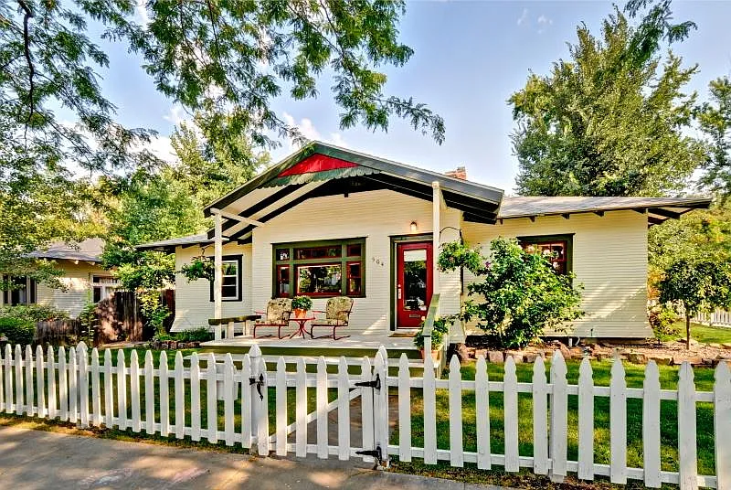 504 W Pueblo St