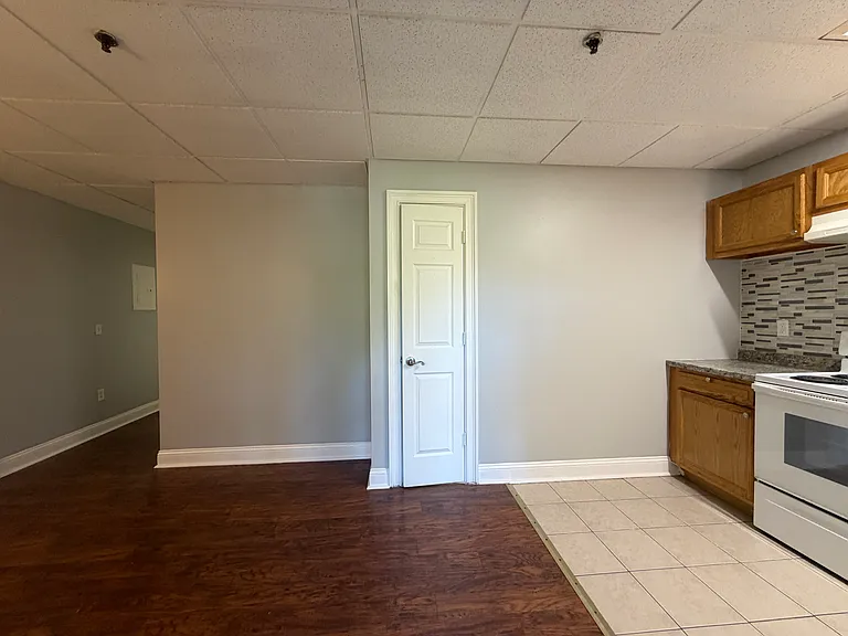 59 Plaza Ave #12 — Photo 9