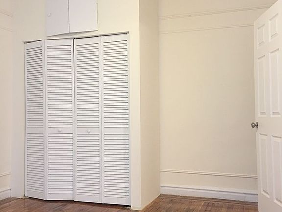 4th image of 6015 Woodside Ave APT 4B