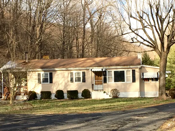 4 W Croak Hollow Rd, Lock Haven, PA 17745