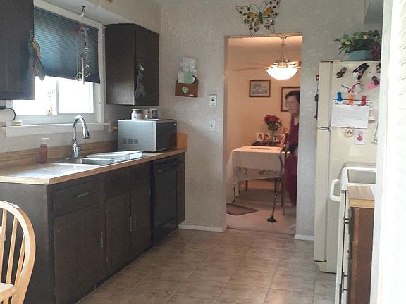 4th image of 28 Cedarwood Pl