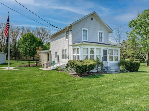 8446 State St, Gasport, NY 14067