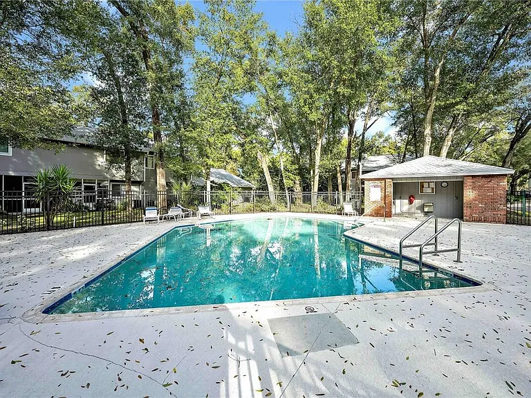 641 Maple Oak Cir #101 — Photo 23
