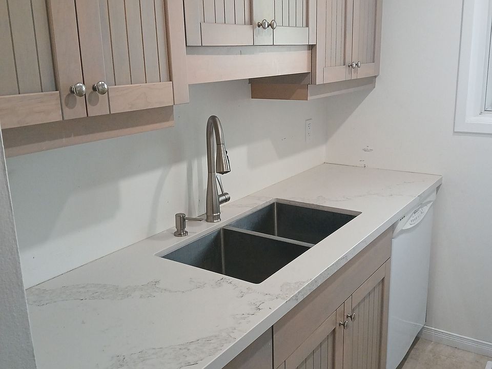1st image of 302 Vine St #31