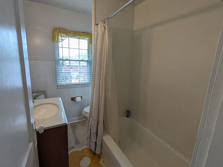 1444 Woodland Ave — Photo 14